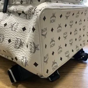 (MT159) Authentic MCM Visetos Stark Stud Large Backpack MCM Black Visetos Stark Insignia Black gold and silver  main image 4